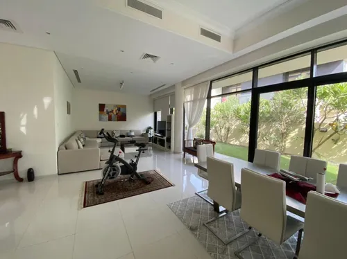 5 Bedrooms Villa in Silver Springs 2