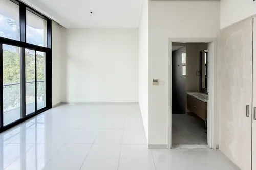 5 Bedrooms Villa in Silver Springs 2