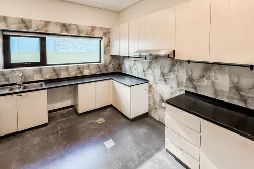 5 Bedrooms Villa in Silver Springs 2