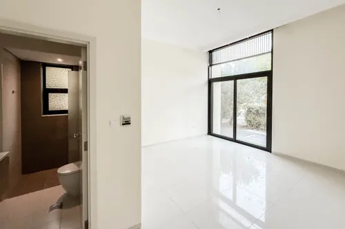 5 Bedrooms Villa in Silver Springs 2