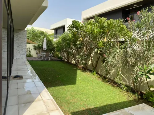 5 Bedrooms Villa in Silver Springs 2