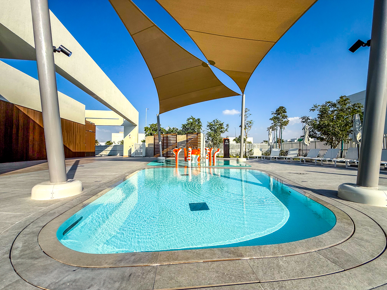 2 Bedrooms Townhouse in Noya Viva