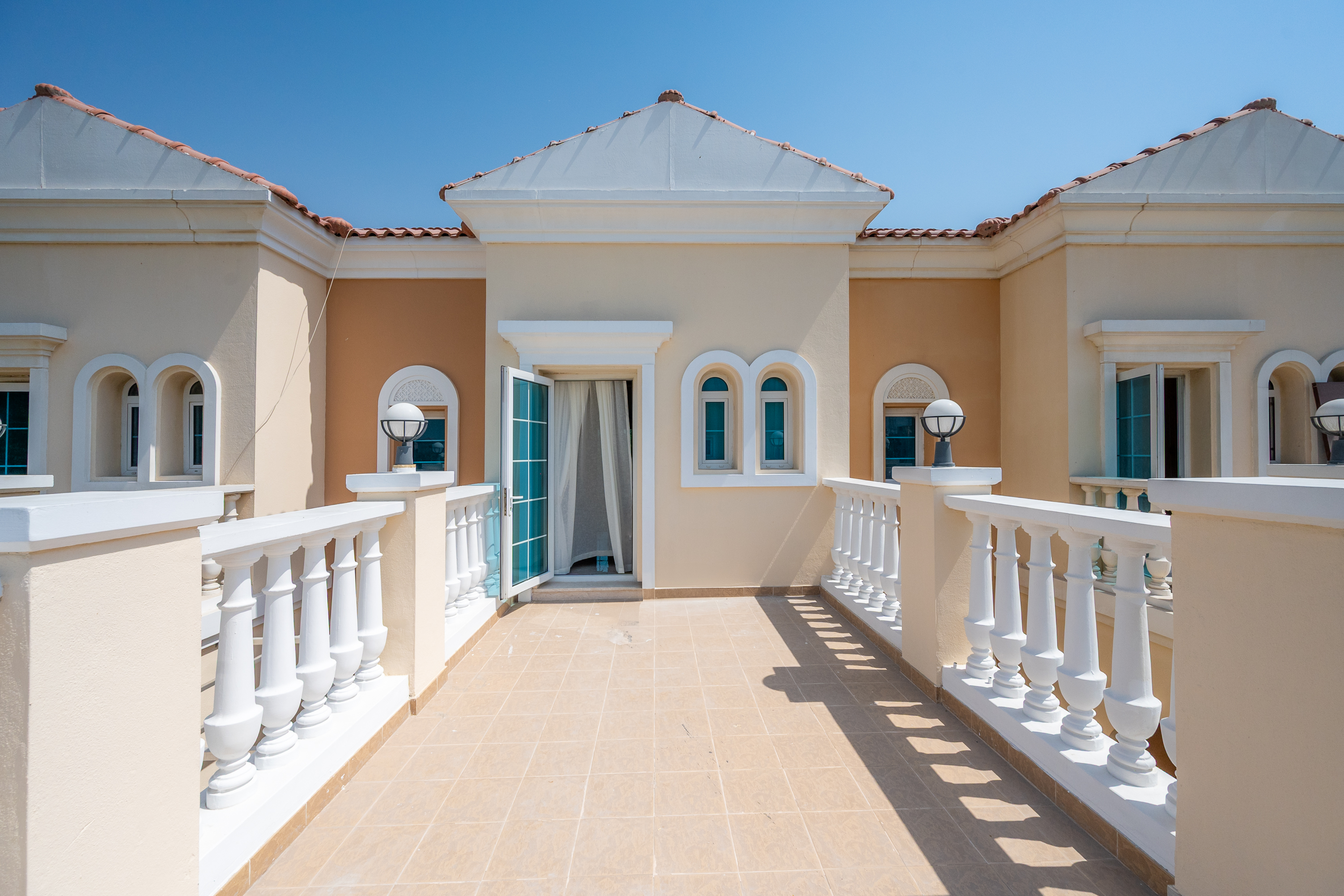 2 Bedrooms Villa in District 8N