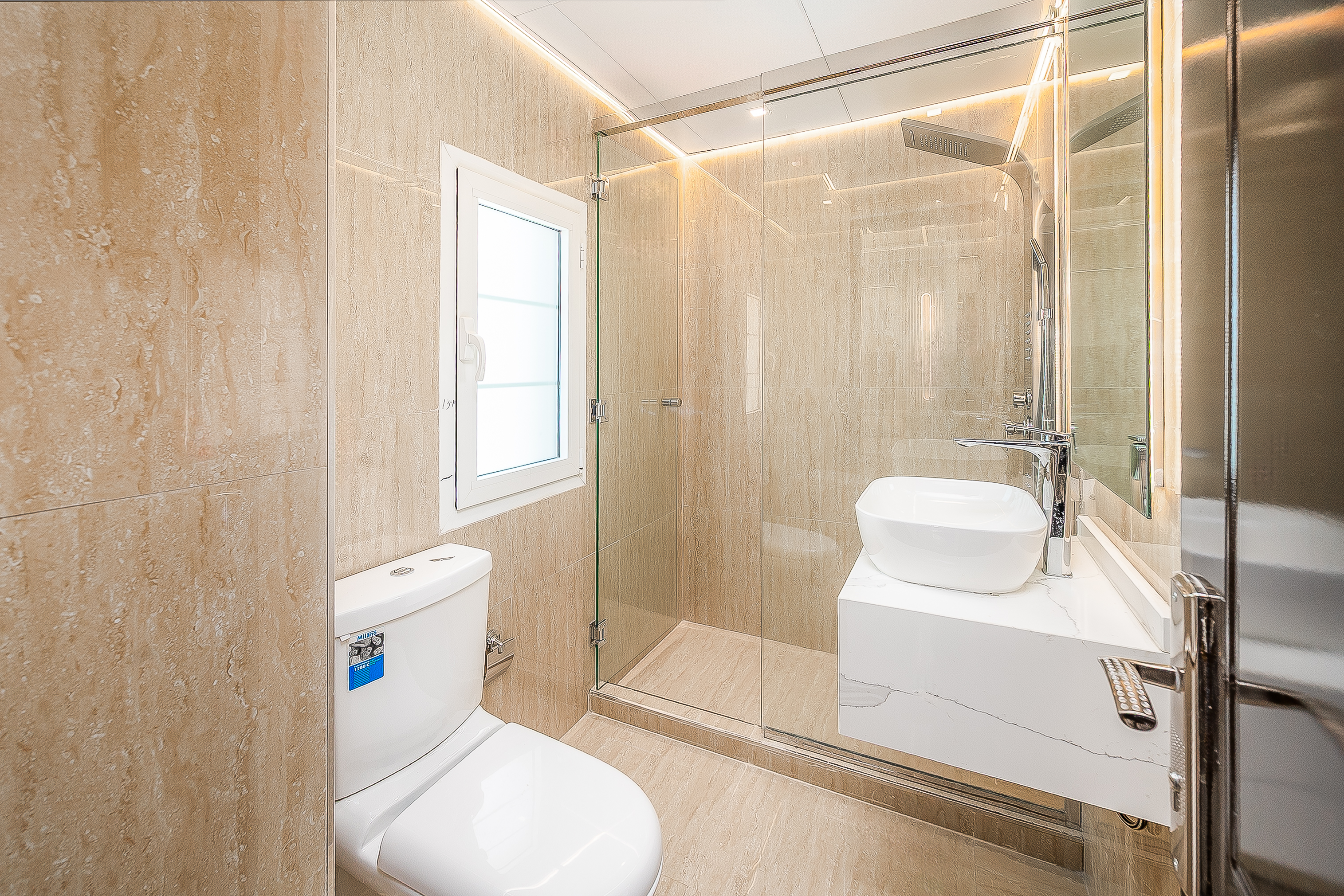 2 Bedrooms Villa in District 8N