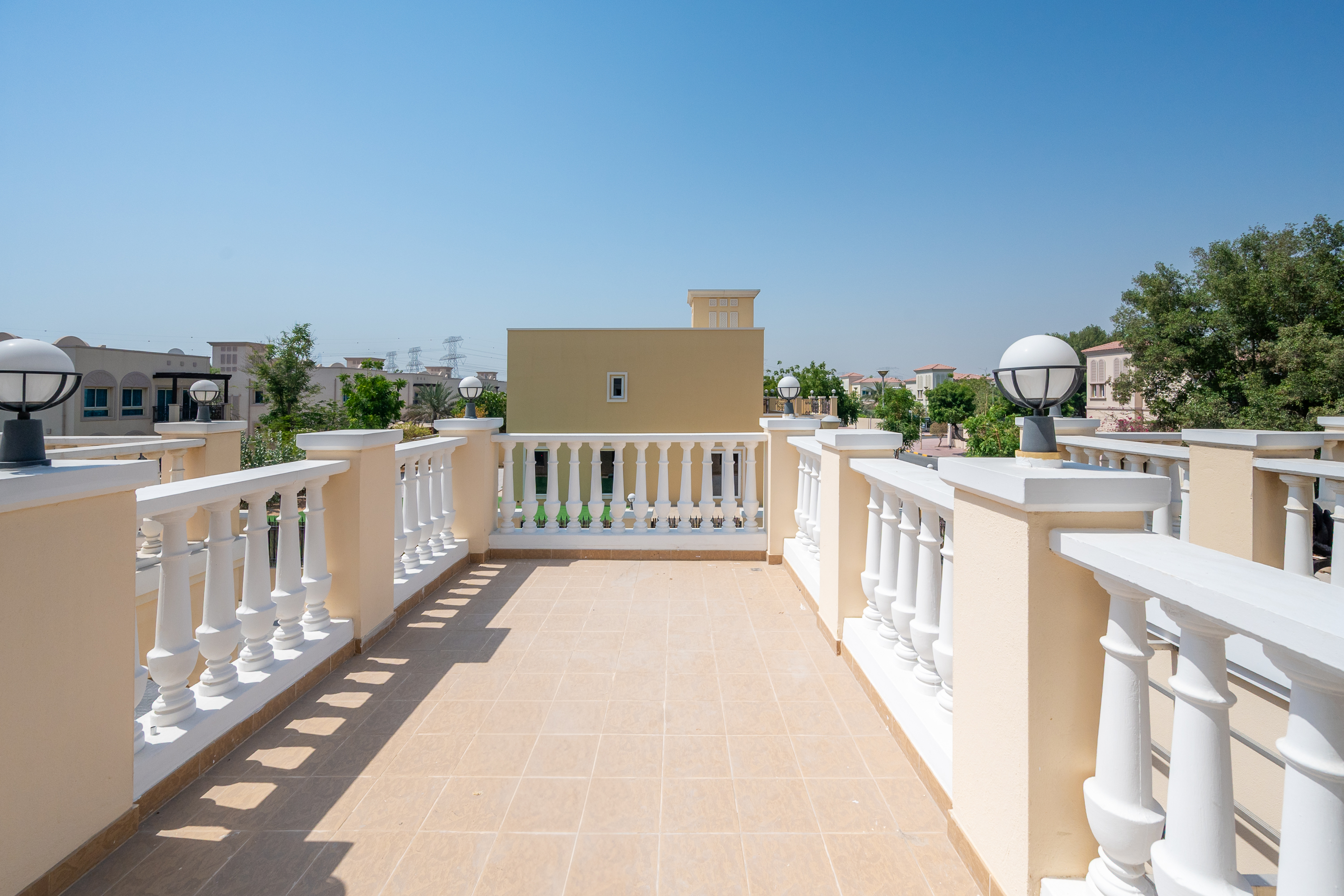 2 Bedrooms Villa in District 8N