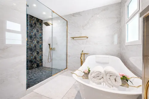 5 Bedrooms Villa in Prime Villa