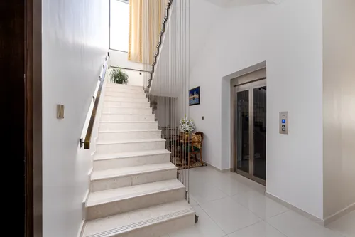 6 Bedrooms Villa in Brookfield 1