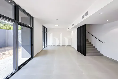 4BR Townhouse | Freehold | Resale