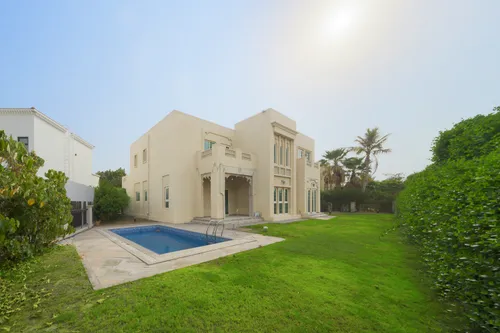 4 Bedrooms Villa in Entertainment Foyer