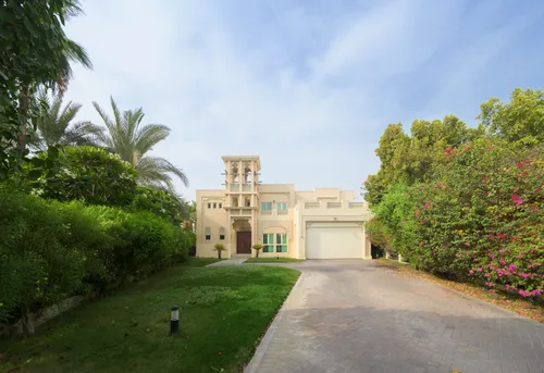 4 Bedrooms Villa in Entertainment Foyer
