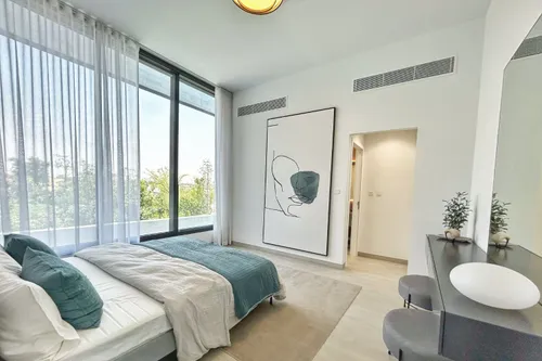 6 Bedrooms Villa in Saro