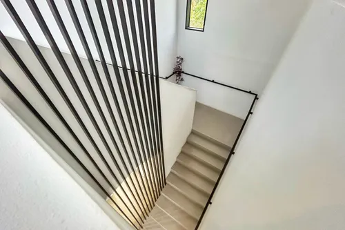 6 Bedrooms Villa in Saro