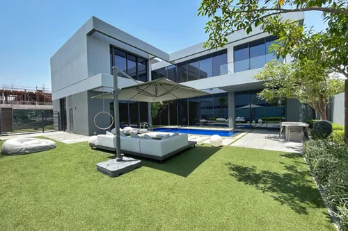 4 Bedrooms Villa in Saro