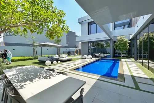 4 Bedrooms Villa in Saro