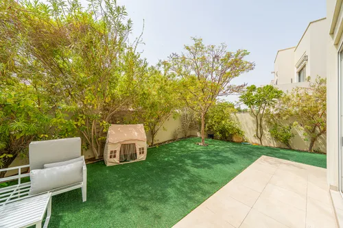 4 Bedrooms Villa in Azalea