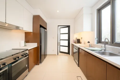 4 Bedrooms Villa in Azalea