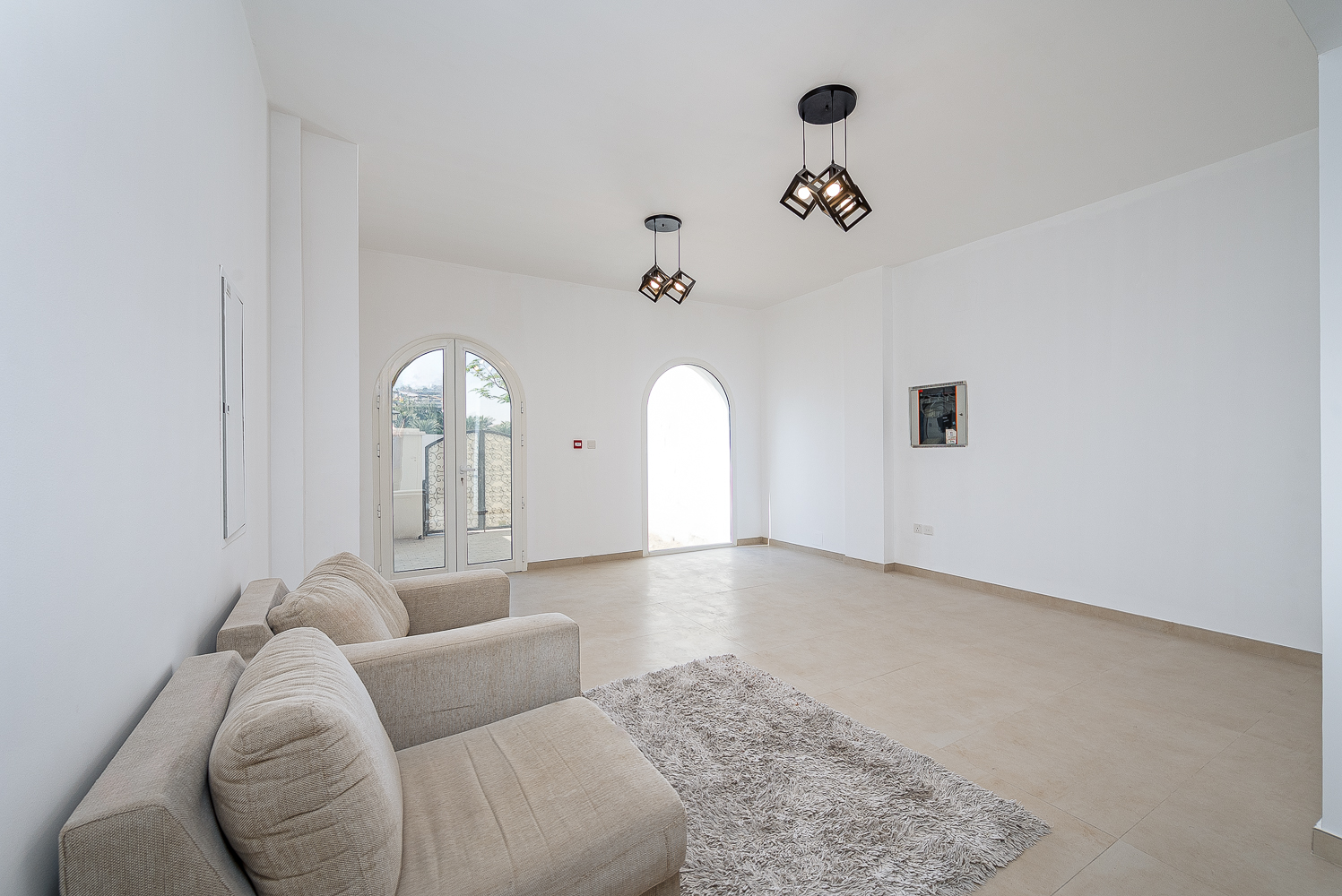 4 Bedrooms Villa in Autumn 2