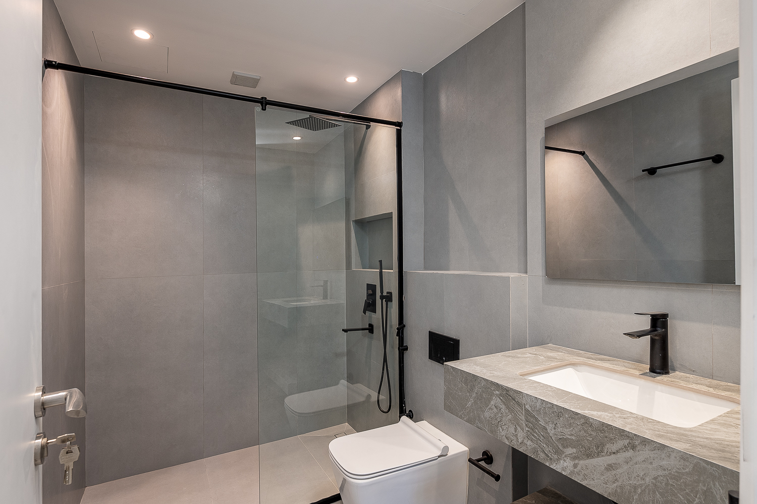 4 Bedrooms Villa in Autumn 2