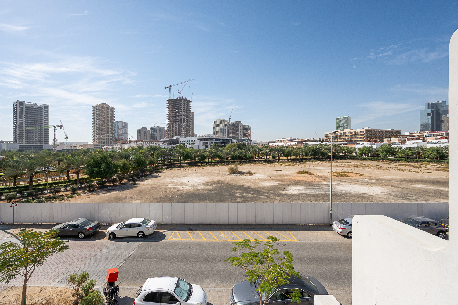 4 Bedrooms Villa in Autumn 2