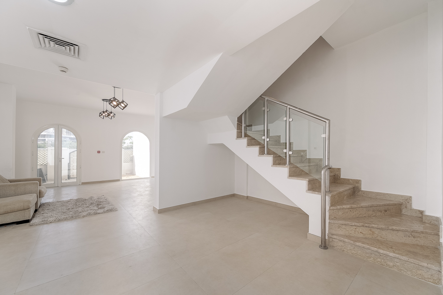 4 Bedrooms Villa in Autumn 2