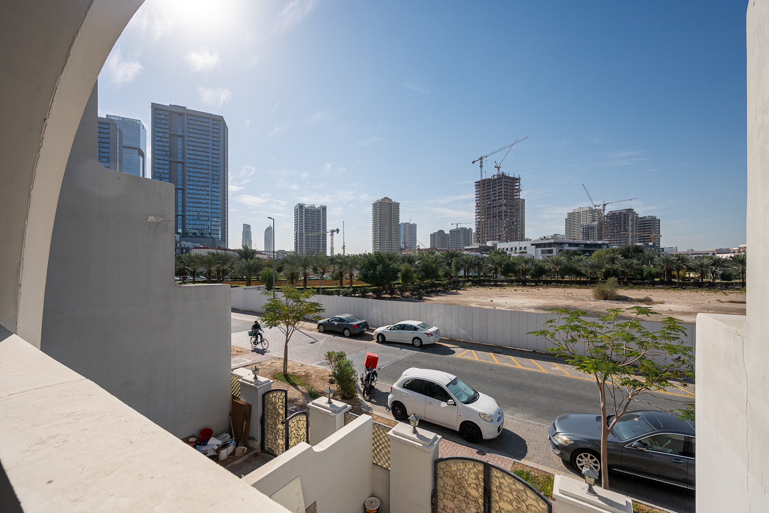 4 Bedrooms Villa in Autumn 2