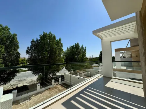 4 Bedrooms Townhouse in Trinity