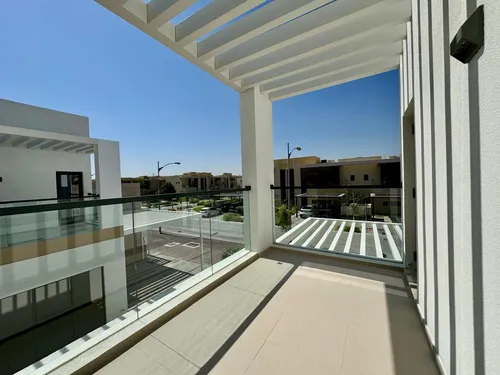 4 Bedrooms Townhouse in Trinity