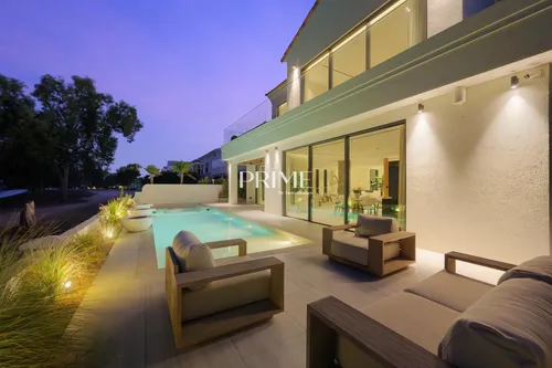 5 Bedrooms Villa in Wildflower