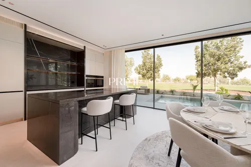 5 Bedrooms Villa in Wildflower
