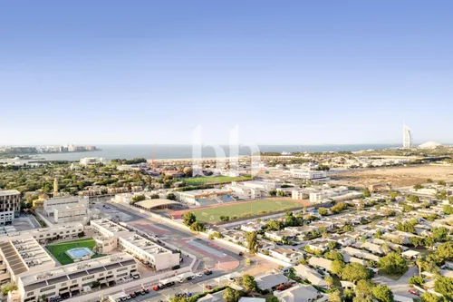 4 Cheqs |Walk to Metro|Sea View |Service Hotel