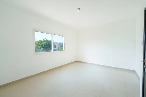 2 Bedrooms Townhouse in Contemporary Style