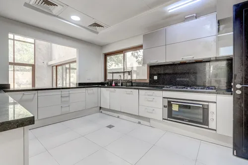 6 Bedrooms Villa in Grand Views