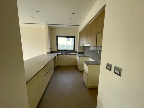 5 Bedrooms Villa in Sidra Villas I