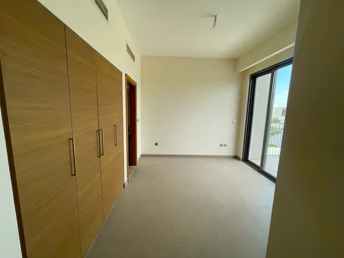 5 Bedrooms Villa in Sidra Villas I