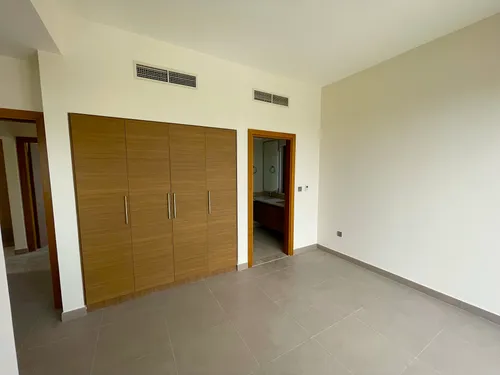 5 Bedrooms Villa in Sidra Villas I