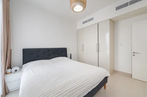 4 Bedrooms Townhouse in Maple 3