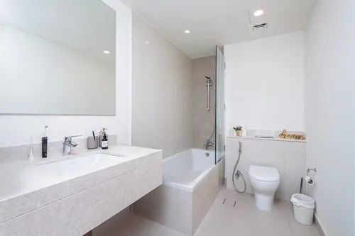 4 Bedrooms Townhouse in Maple 3