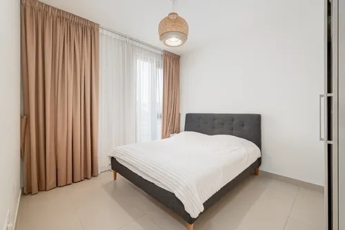 4 Bedrooms Townhouse in Maple 3