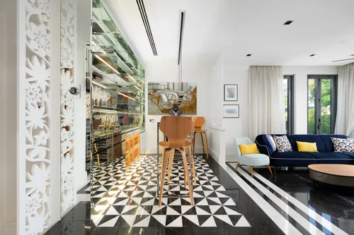 6 Bedrooms Villa in Entertainment Foyer