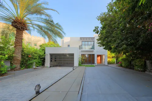 6 Bedrooms Villa in Entertainment Foyer