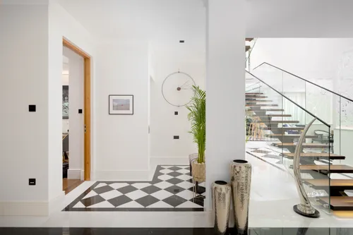 6 Bedrooms Villa in Entertainment Foyer