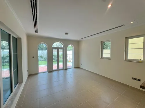 3 Bedrooms Villa in Jumeirah Park Homes