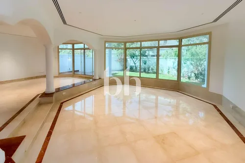 Elegant 4 Bedroom Townhouse | Fully Renovated