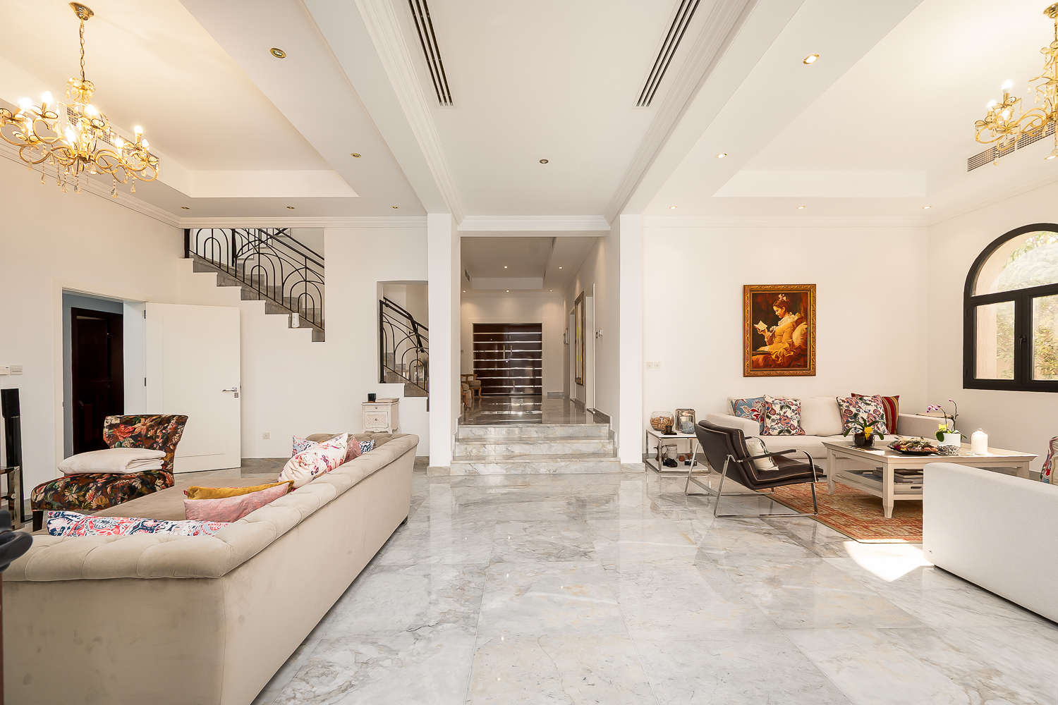 5 Bedrooms Villa in The Centro