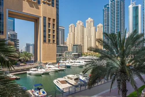 2 Bedrooms Apartment in Dubai Marina Moon