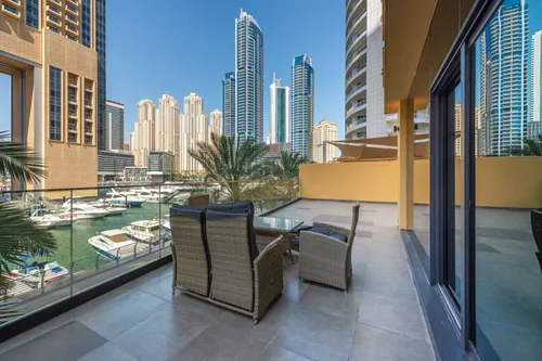 2 Bedrooms Apartment in Dubai Marina Moon