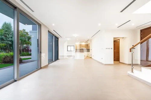 Single Row | Large corner Plot | Vacant Now