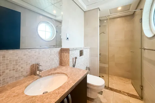 5 Bedrooms Villa in Legacy Large