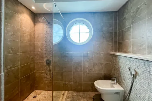 5 Bedrooms Villa in Legacy Large