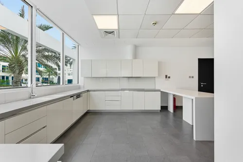 3 Bedrooms Apartment in Sunset Residence